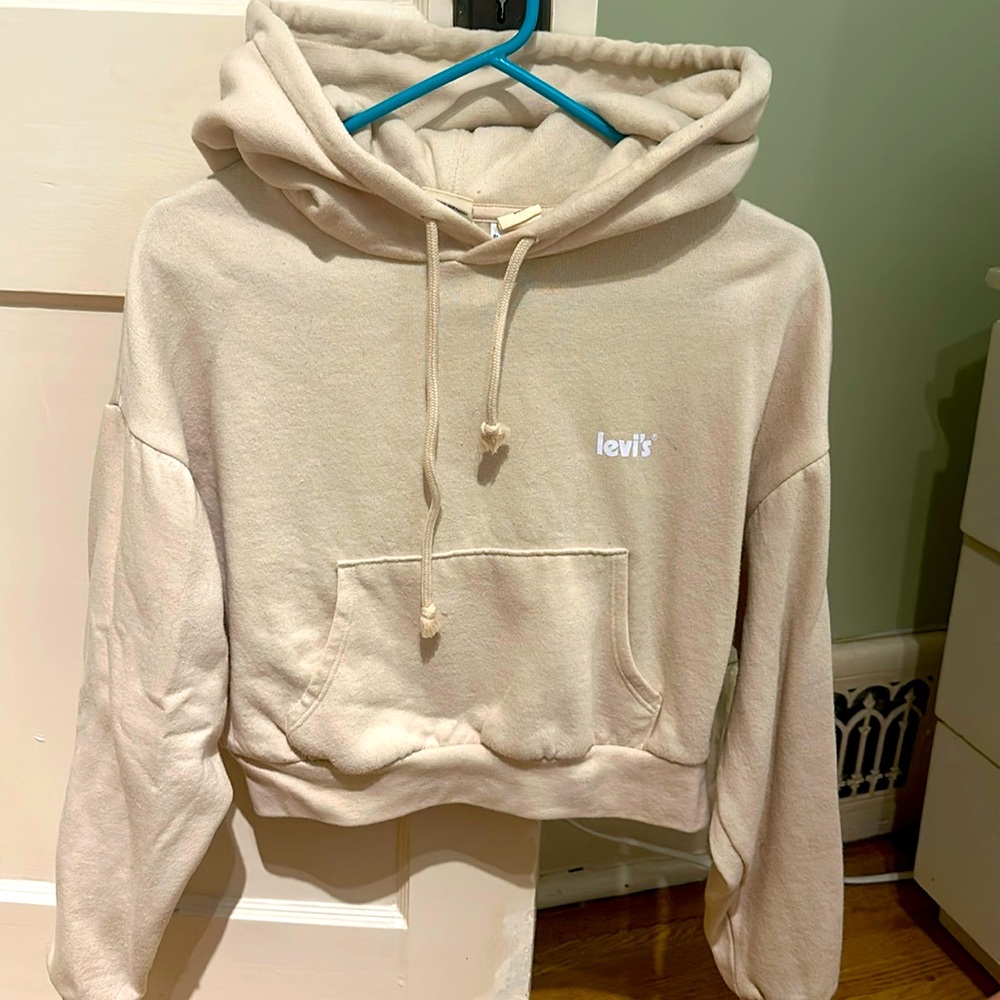 Cute cropped pale yellow Levi’s Hoodie Sweater